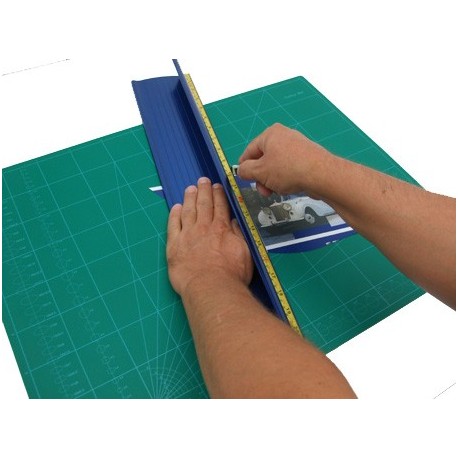 Regla per tallar estreta